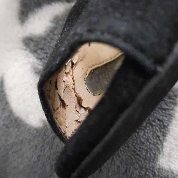 BCBG Fantina Black Suede Clear Cutouts 3.5 I ch Stiletto Heel Sandals Size 6.5 - Picture 9 of 15